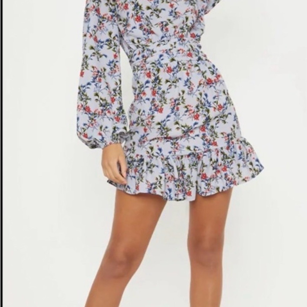 PrettyLittleThing White Floral Long Sleeve Ruffle Mini Dress Sz 6 - Picture 2 of 4